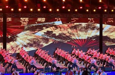 2023贵州黔南"畅享四季"体育旅游欢乐夜活动在匀举办